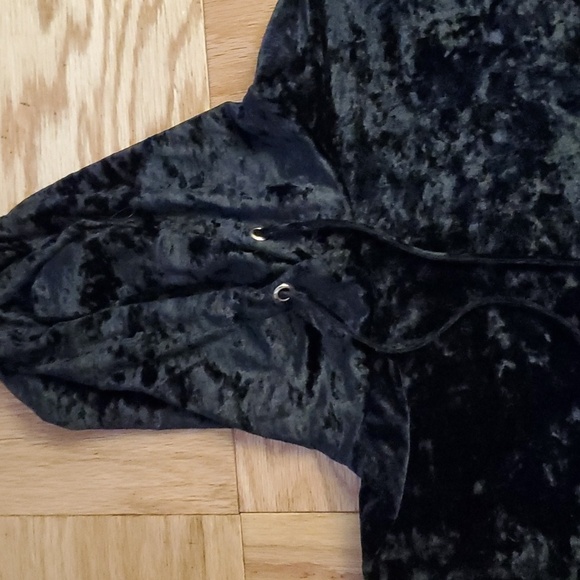 Zara Crushed Velvet Jog Suit with Hood - Picture 7 of 8